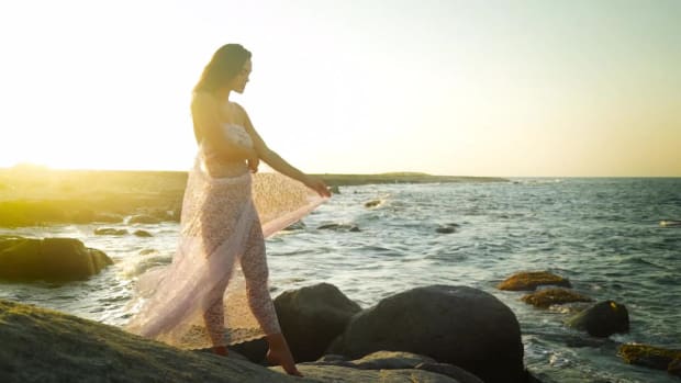 Myla Dalbesio Moves like a dancer SI Swimsuit 2018